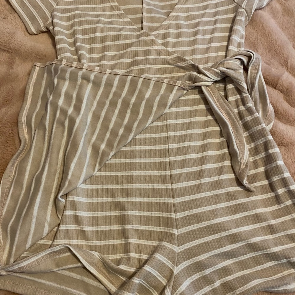 Tan skort/romper - Picture 3 of 3